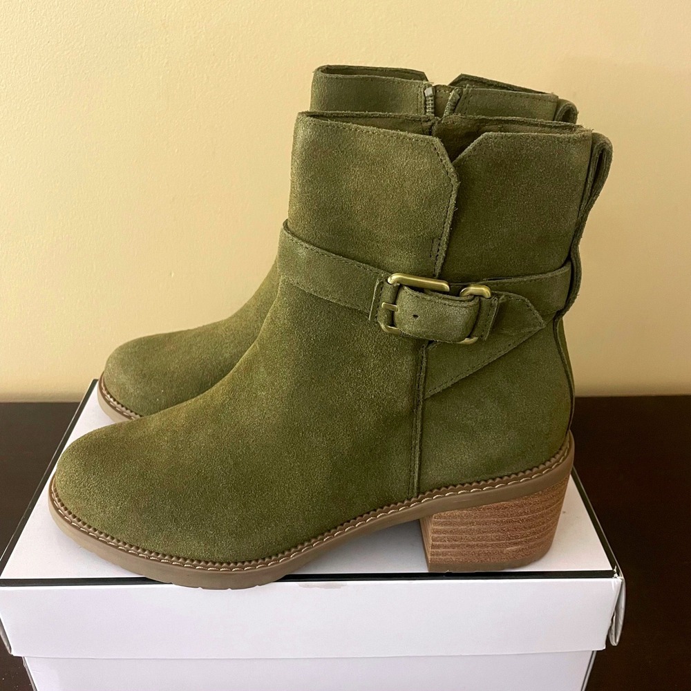 TOMS Marina Olive Green Suede Ankle Boots Gold Buckle 10022560 Womens 7 NEW